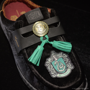 251014_GLOBAL_HD_HARRYPOTTER_ONSITE_ALTPDP_SLYTHERIN_900x900_1.png
